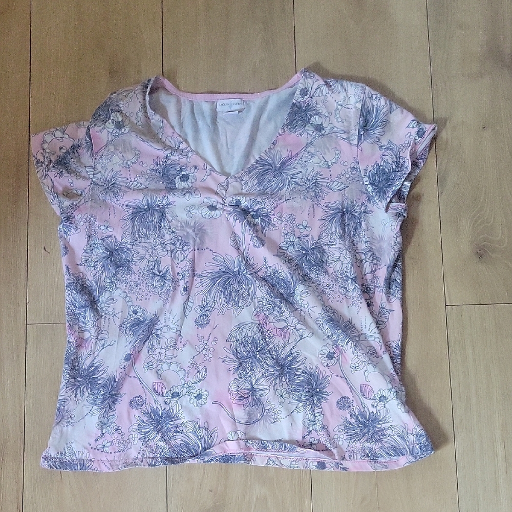 SMITH Pink and Gray Floral Short Sleeve Tee